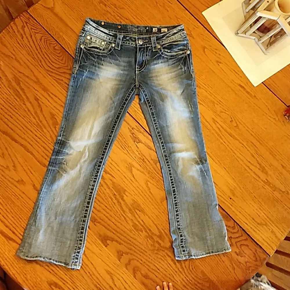 Miss me capri's size 28. (SOLD)